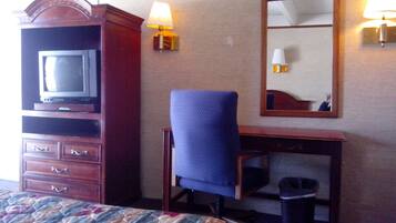 Standard Room, 1 Queen Bed | Cribs/infant beds, rollaway beds, free WiFi