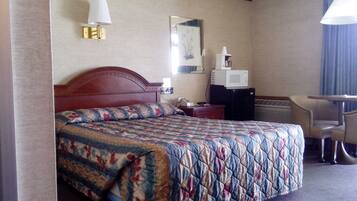Standard Room, 1 Queen Bed | Cribs/infant beds, rollaway beds, free WiFi