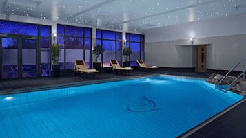 Innenpool, Liegestühle