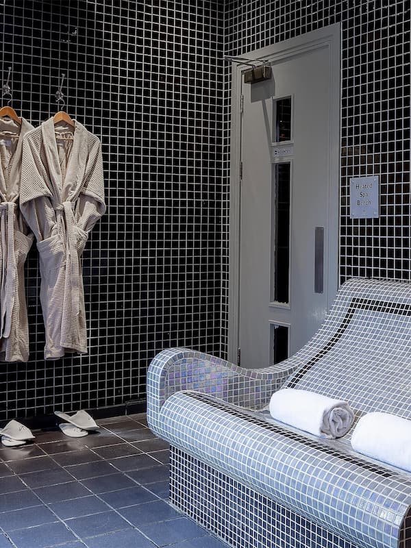 Couples treatment room(s), body treatments, body wraps, body scrubs