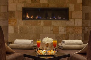 Couples treatment rooms, body treatments, body wraps, body scrubs