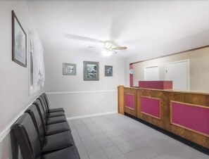 Interior - Ramada Limited Fort Nelson (Fort Nelson)