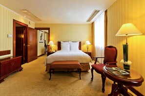 迷你吧、客房内保险箱、熨斗/熨衣板、免费 WiFi