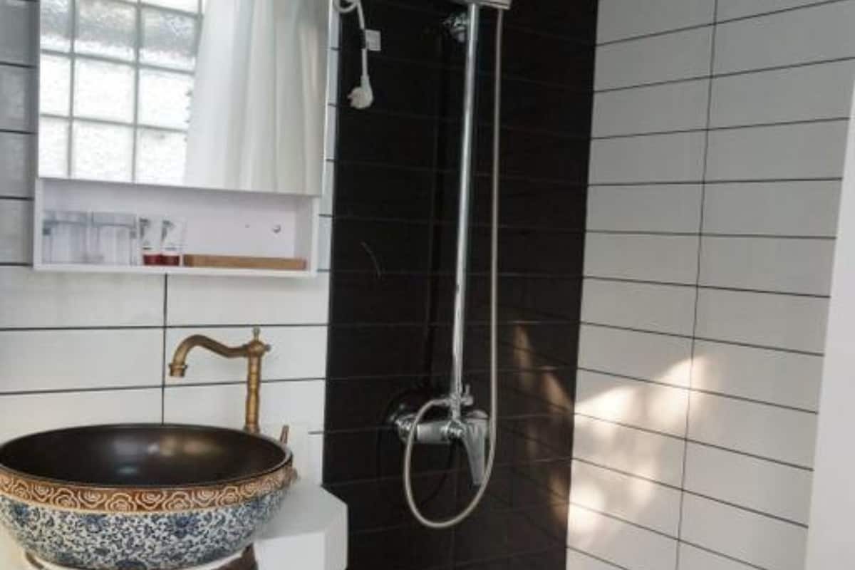 Duş, saç kurutma makinesi, havlu