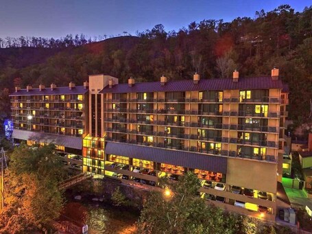Edgewater Hotel Gatlinburg - Image 3