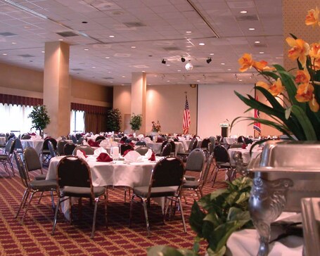 Edgewater Hotel Gatlinburg - Image 12