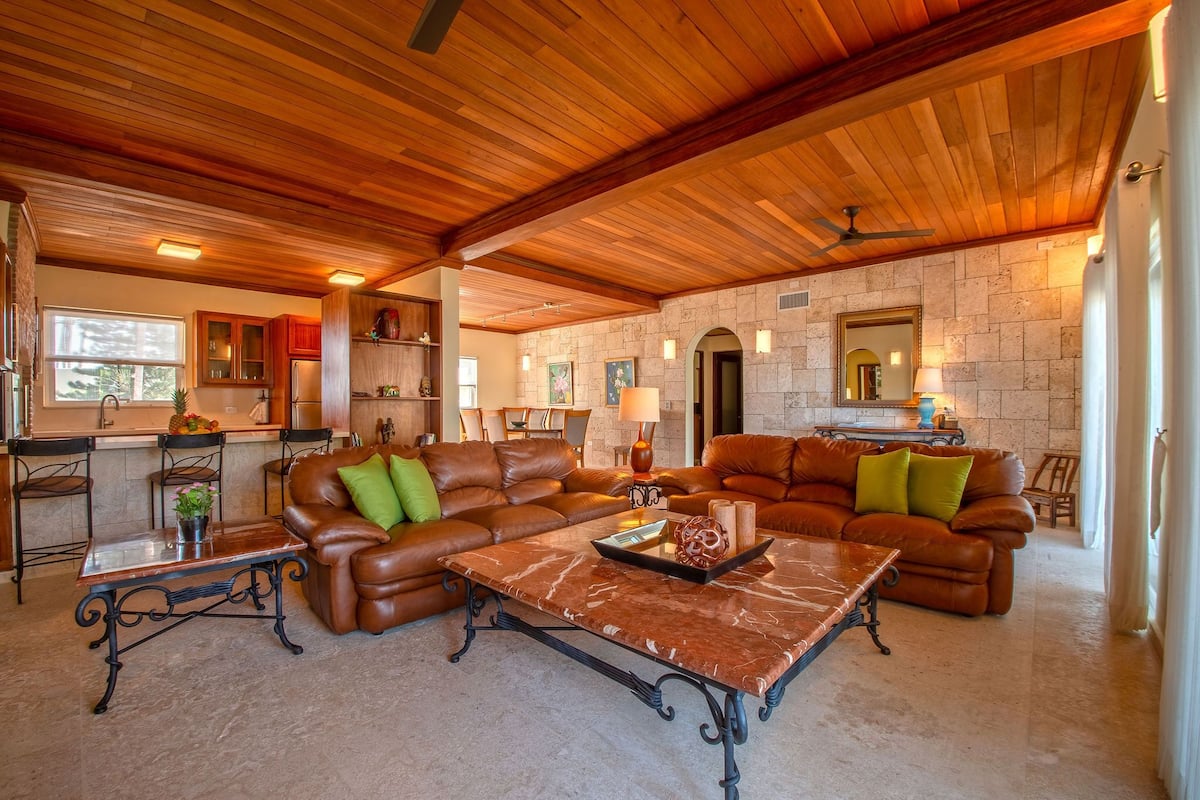 deluxe suite, 2 bedrooms, ocean view | 1 bedroom, premium bedding, in-room safe, individually decorated