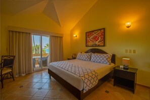 Basic Room, 1 King Bed, Sea View | Premium bedding, in-room safe, individually decorated - Velero Beach Resort (Cabarete)