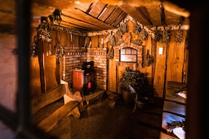 Couples treatment room(s), sauna, hot tub, steam room