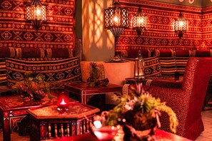 Cocktail bar