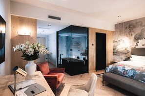 Ropa de cama hipoalergénica y minibar 