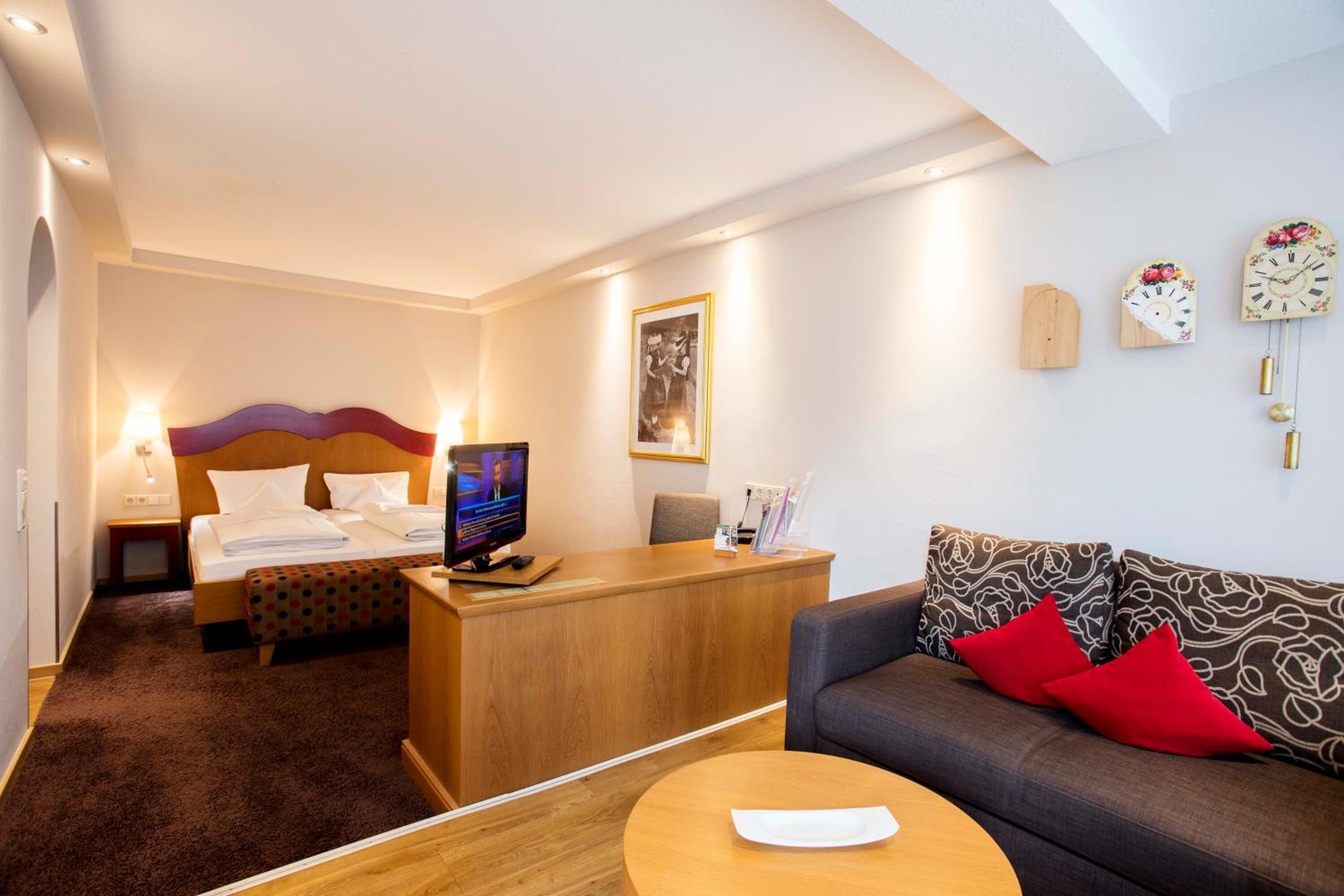 minibar, in-room safe, desk, rollaway beds