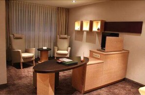 Single Room | Living area | TV