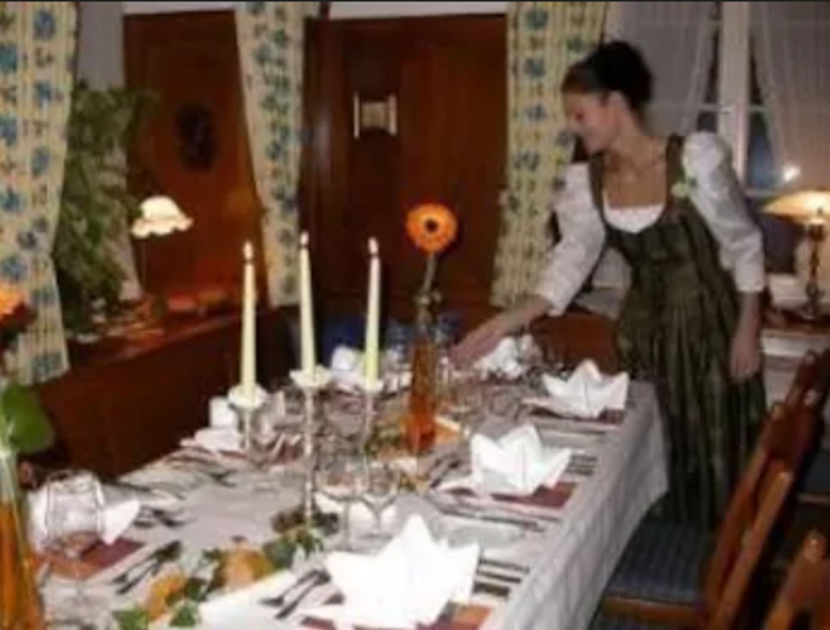 breakfast, lunch, dinner served; regional cuisine