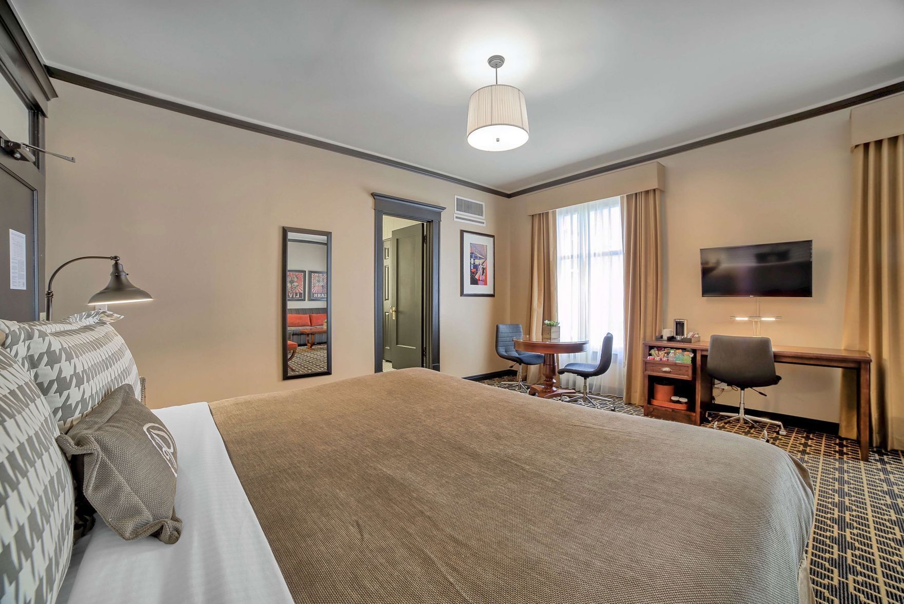 Premium bedding, down comforters, in-room safe, individually decorated