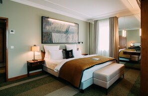 Junior Suite, 1 Bedroom | Hypo-allergenic bedding, minibar, in-room safe, individually decorated - Hotel Erbprinz - Gourmet & Spa (Ettlingen)
