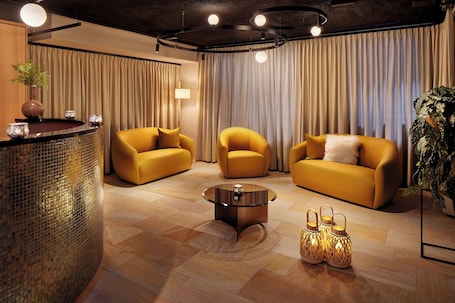 Sauna, steam room, body treatments, aromatherapy, hot stone massages
