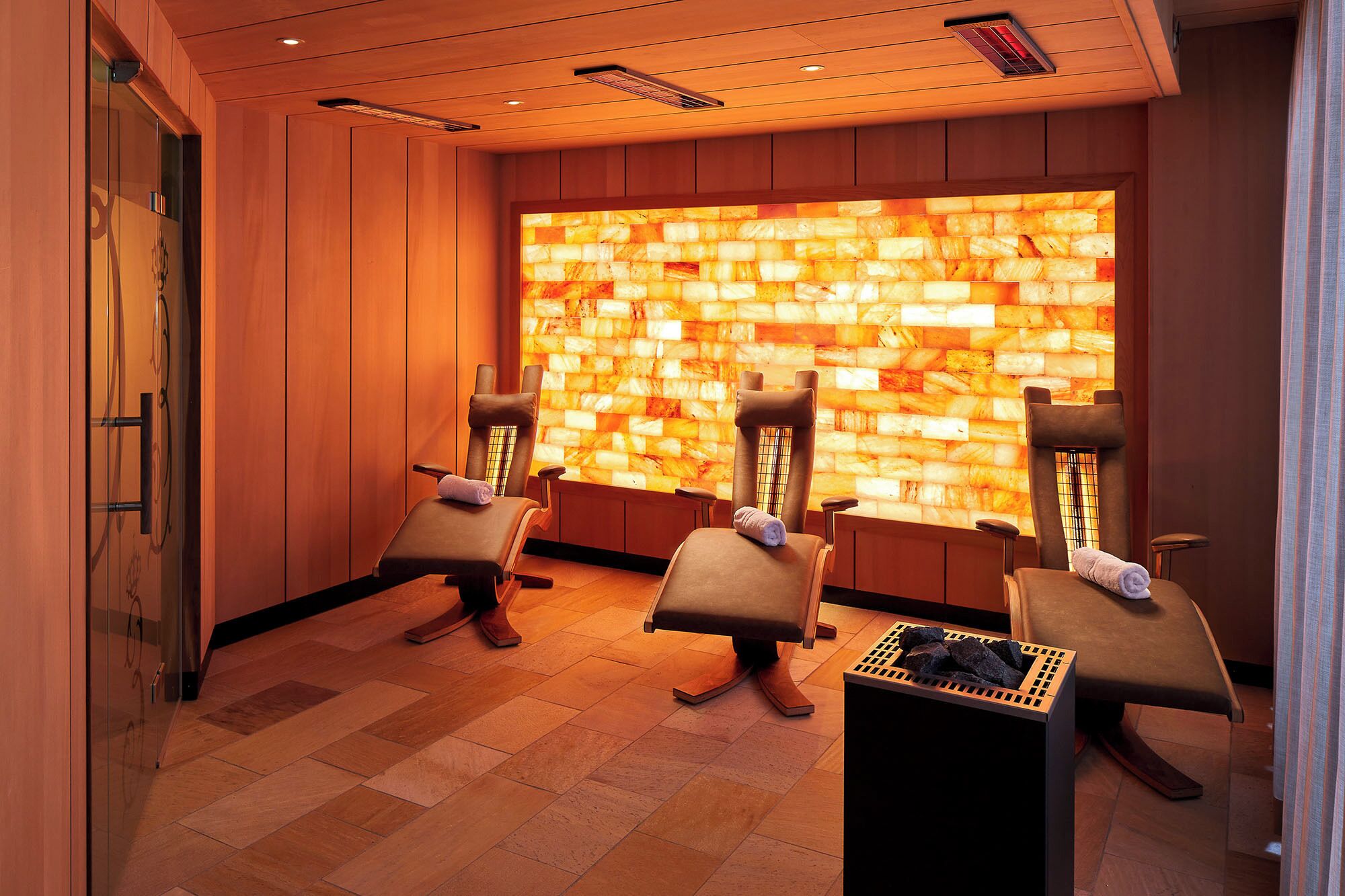 sauna, steam room, body treatments, aromatherapy, hot stone massages
