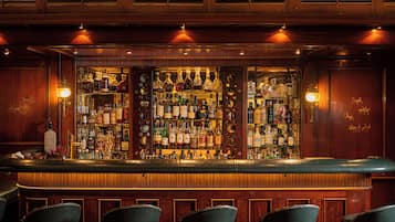 Piano bar