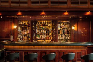 Piano bar