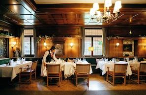 2 restaurants, lunch, dinner served; German cuisine 