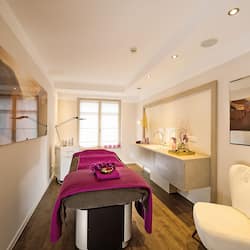 Een sauna, een stoombad, lichaamsbehandelingen, aromatherapie