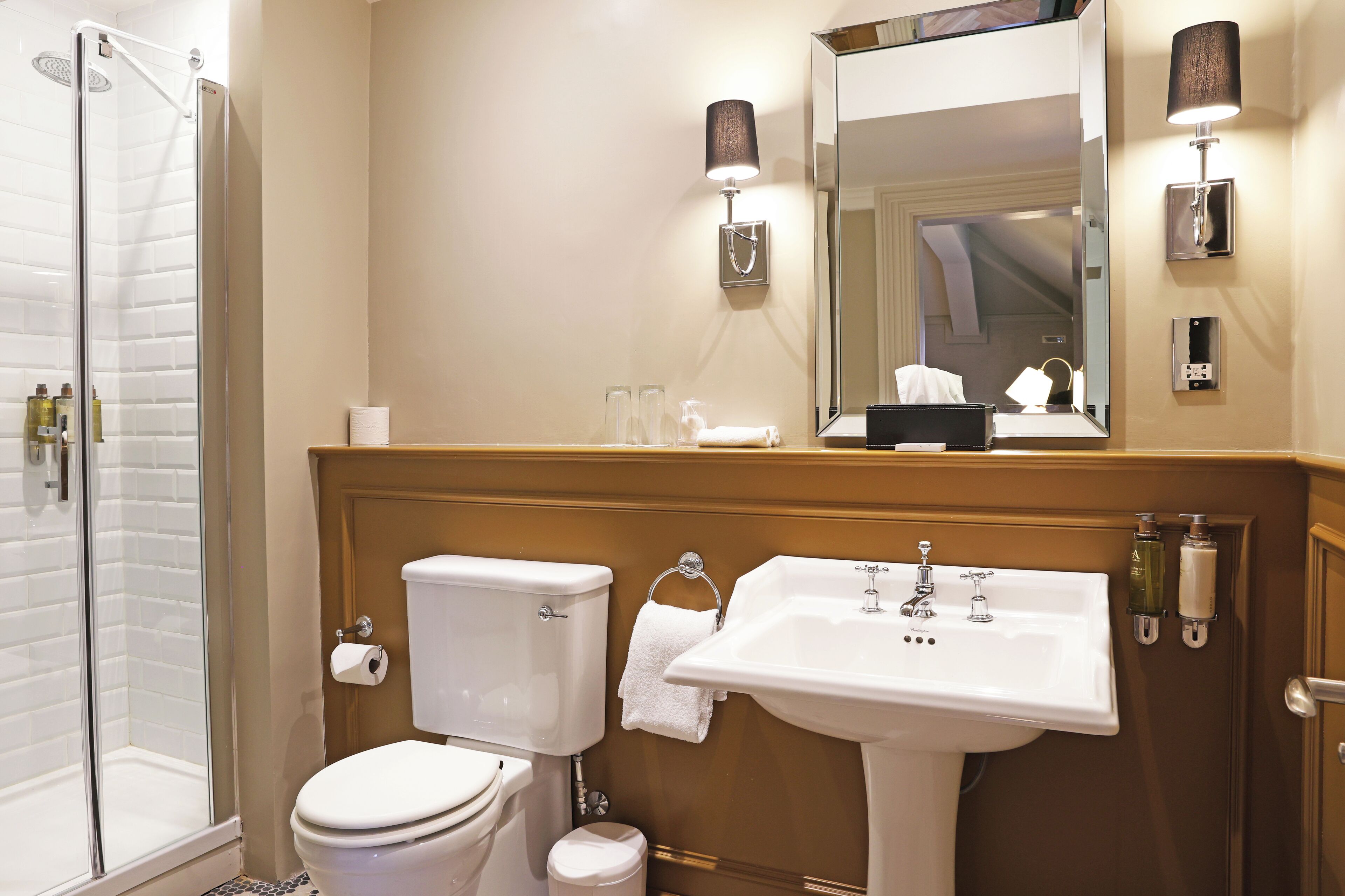 deluxe double room, 1 double bed (double ocuppancy) | bathroom | deep-soaking bathtub, free toiletries, hair dryer, towels