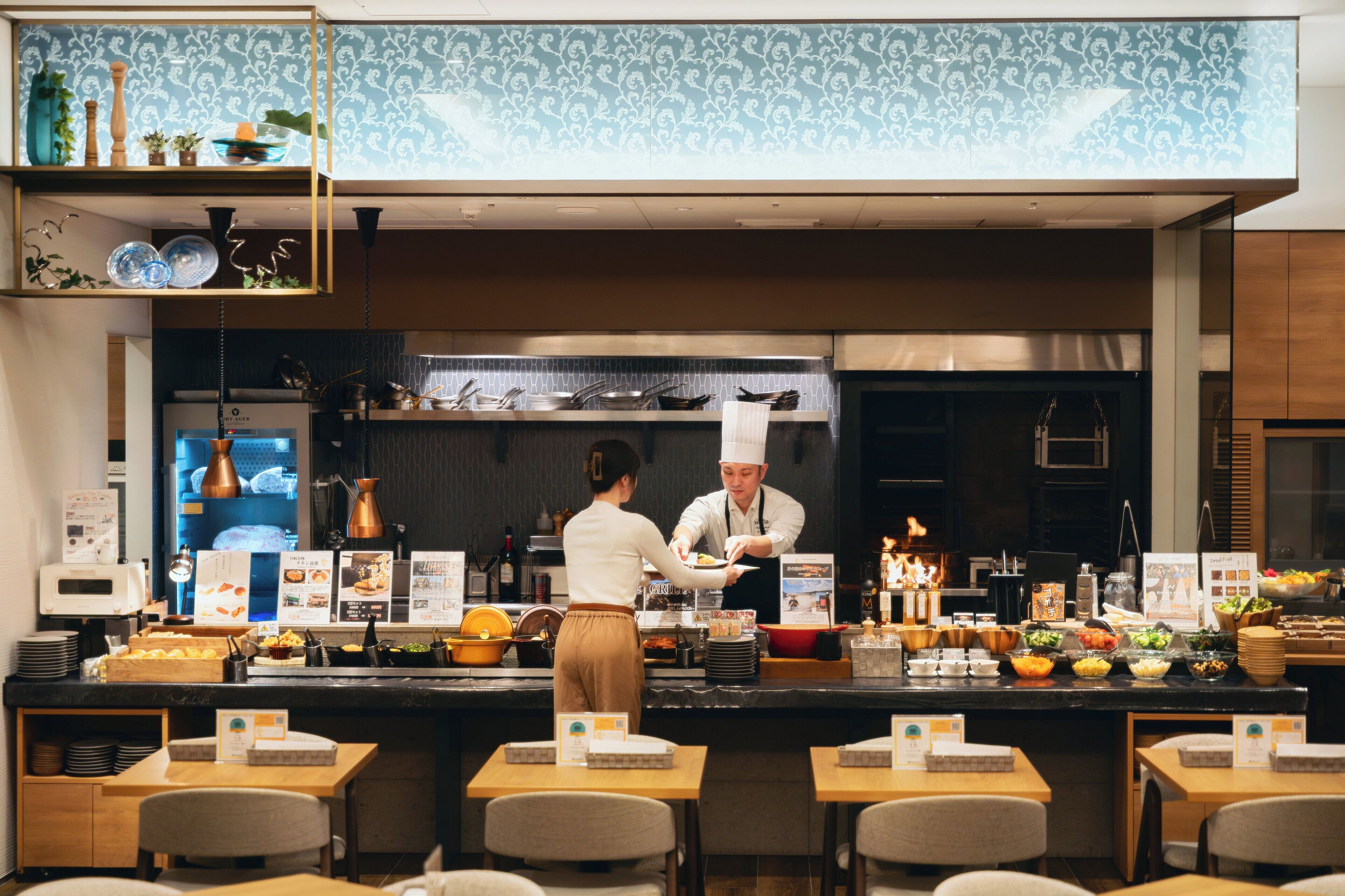 daily buffet breakfast (jpy 2200 per person)