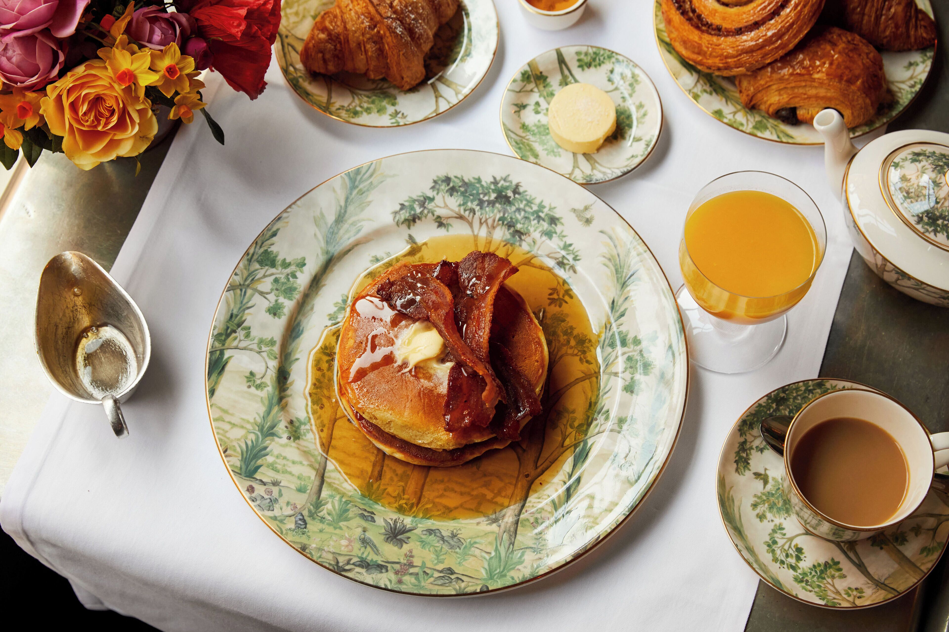 daily full breakfast (gbp 28 per person)