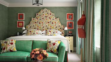 Suíte júnior | Lençóis italianos Frette, roupas de cama premium, frigobar