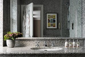 Italienske Frette-laken, sengetøy av topp kvalitet og minibar