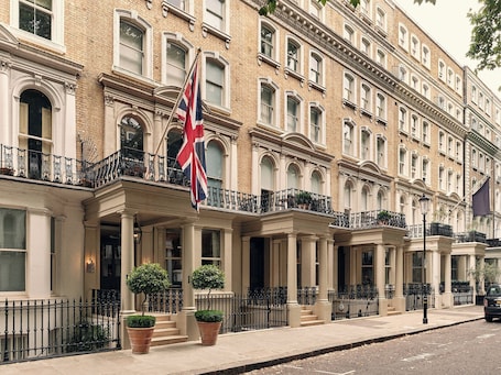 Außenbereich. Knightsbridge Hotel, Firmdale Hotels