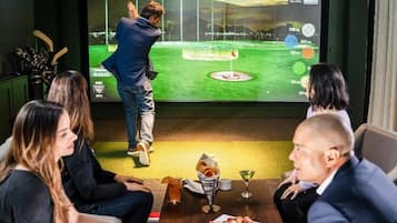 2 restaurants; ze serveren er lunch, diner en brunch