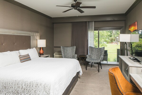 Standard Room, 1 King Bed, Lake View