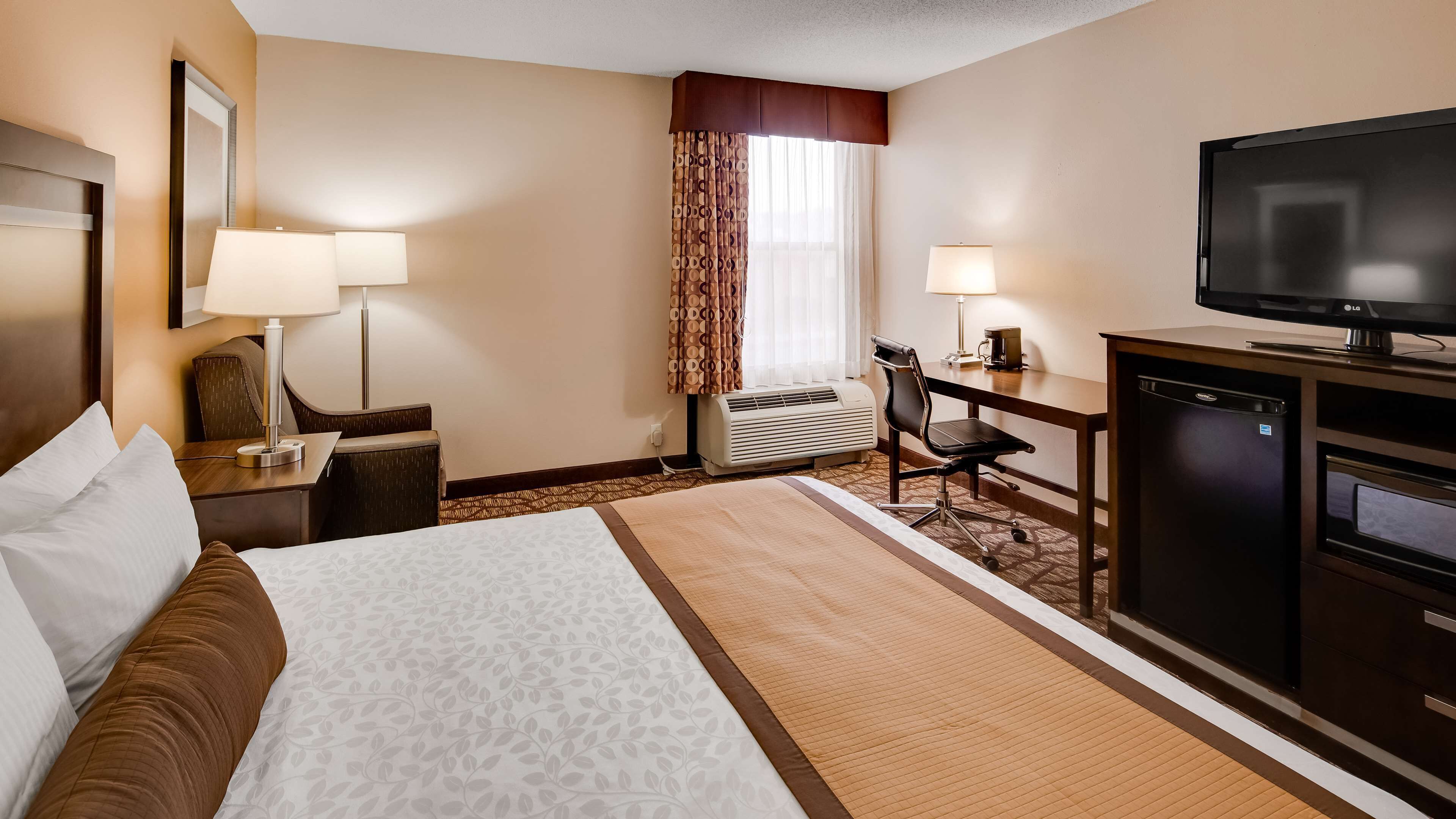 Best Western Plus Belle Meade Inn & Suites