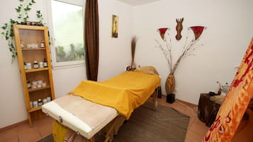 Massagens com pedras quentes, massagens tailandesas