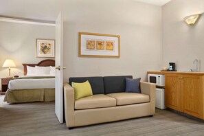 1 bedroom, premium bedding, in-room safe, desk