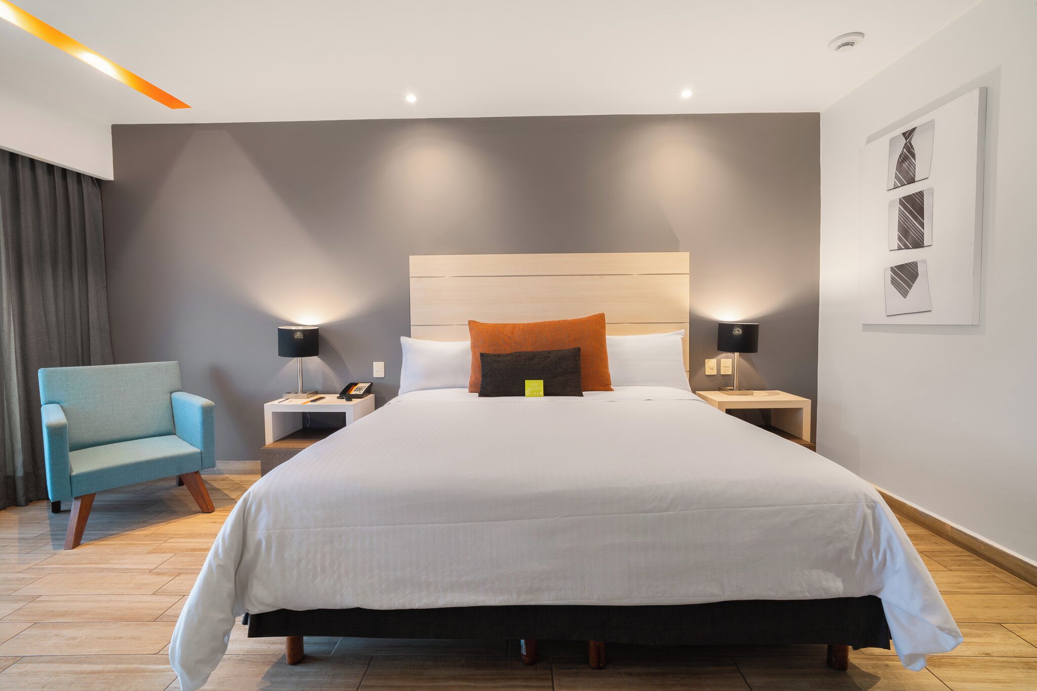 Deluxe King | Literie de qualité supérieure, coffres-forts dans les chambres, bureau