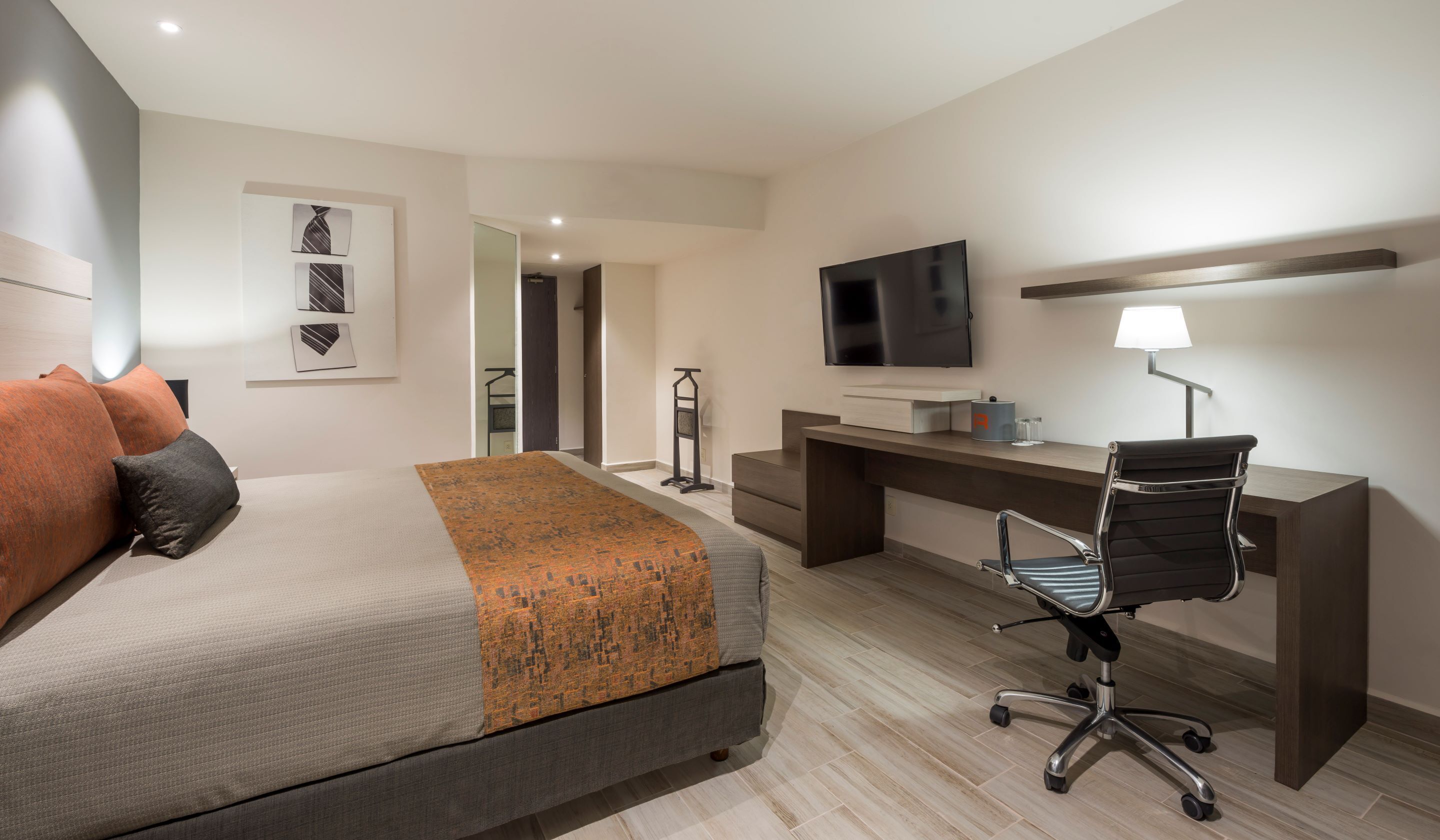 deluxe king | premium bedding, in-room safe, desk, blackout curtains