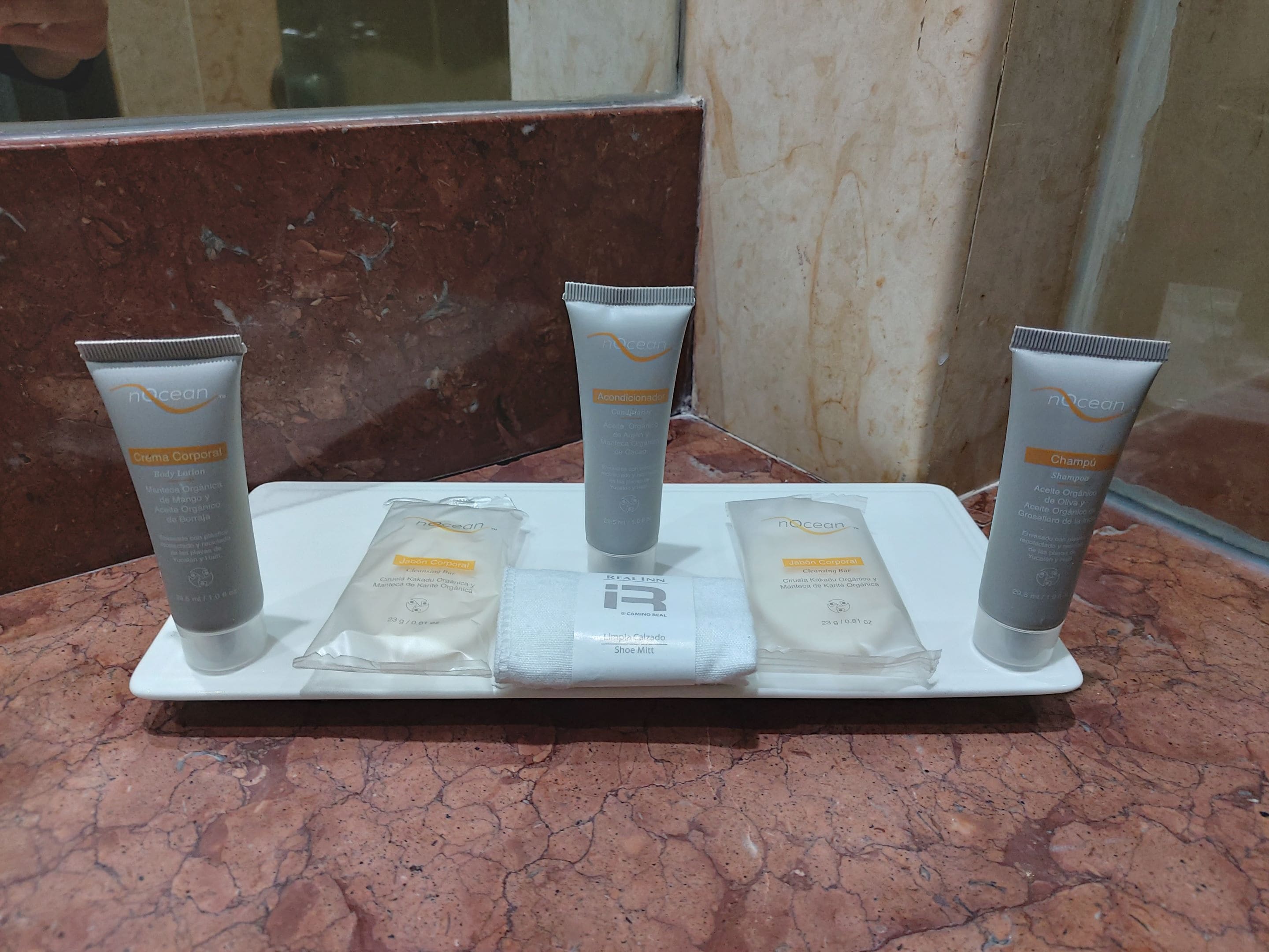 shower, rainfall showerhead, free toiletries, hair dryer