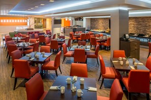 Frühstück, Mittagessen und Abendessen