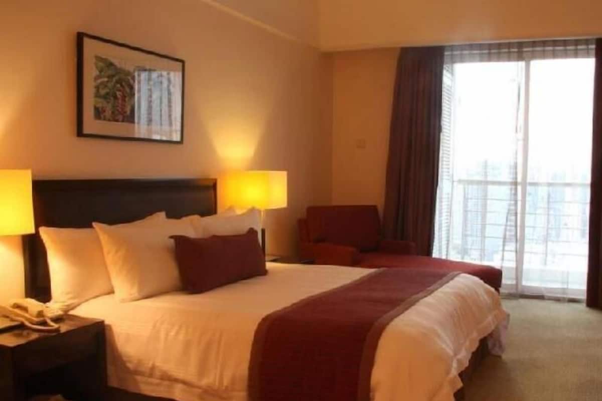 In-room safe, desk, soundproofing, iron/ironing board