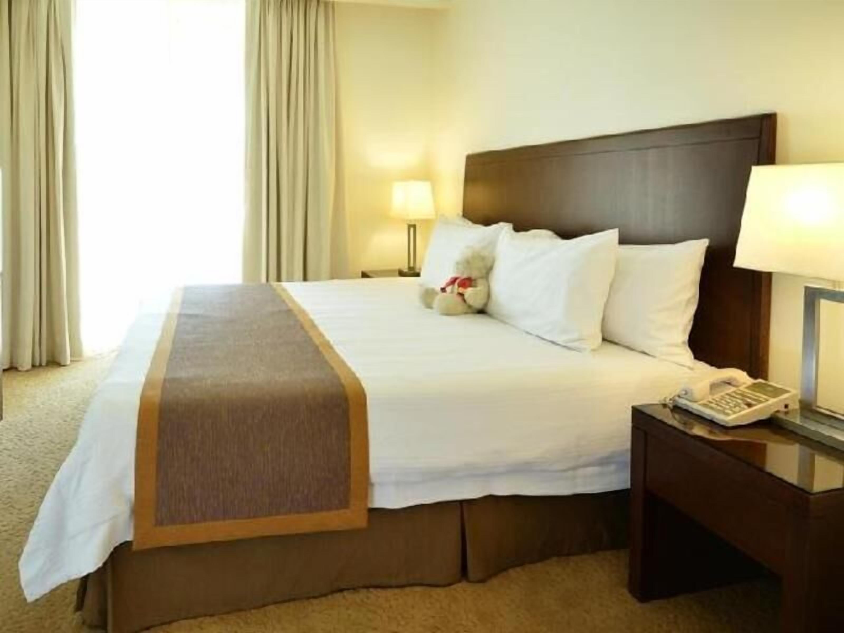 In-room safe, desk, soundproofing, iron/ironing board