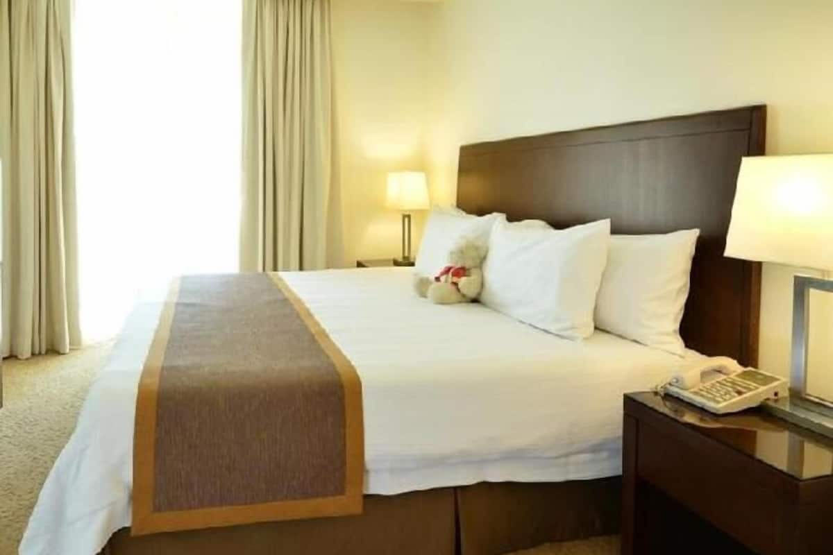 In-room safe, desk, soundproofing, iron/ironing board