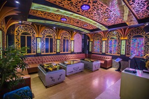 بار (في المنشاة)