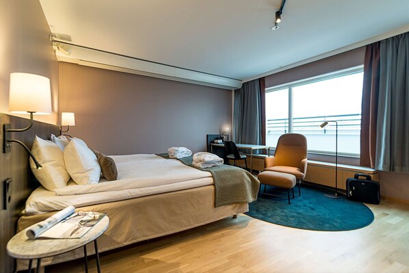 Superior Room, 1 King Bed | Desk, iron/ironing board, free WiFi, bed sheets