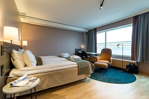 Superior Room, 1 King Bed | Desk, iron/ironing board, free WiFi, bed sheets