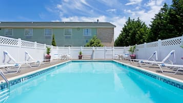 حمّام سباحة خارجي