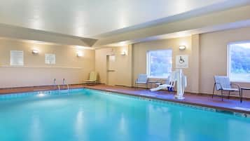 Indoor pool, sun loungers