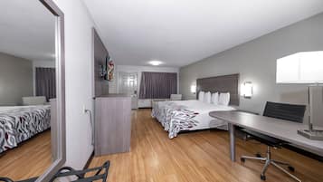 Superior Room, 1 King Bed (Smoke Free) | Desk, laptop workspace, blackout curtains, iron/ironing board